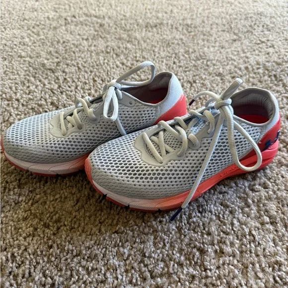 Under Armour Kids Sneakers in White and Red - Picture 5 of 8